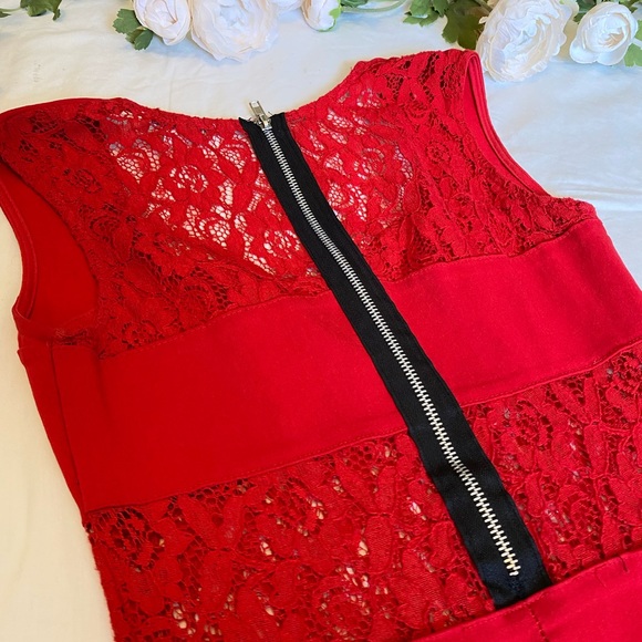 Charlotte Russe Women’s Red Figure Flattering Dress (Sz.S) - Picture 3 of 5